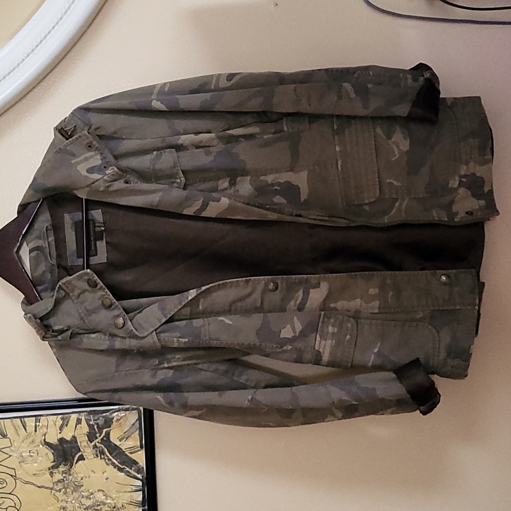 Cute army military green camo jacket with hood